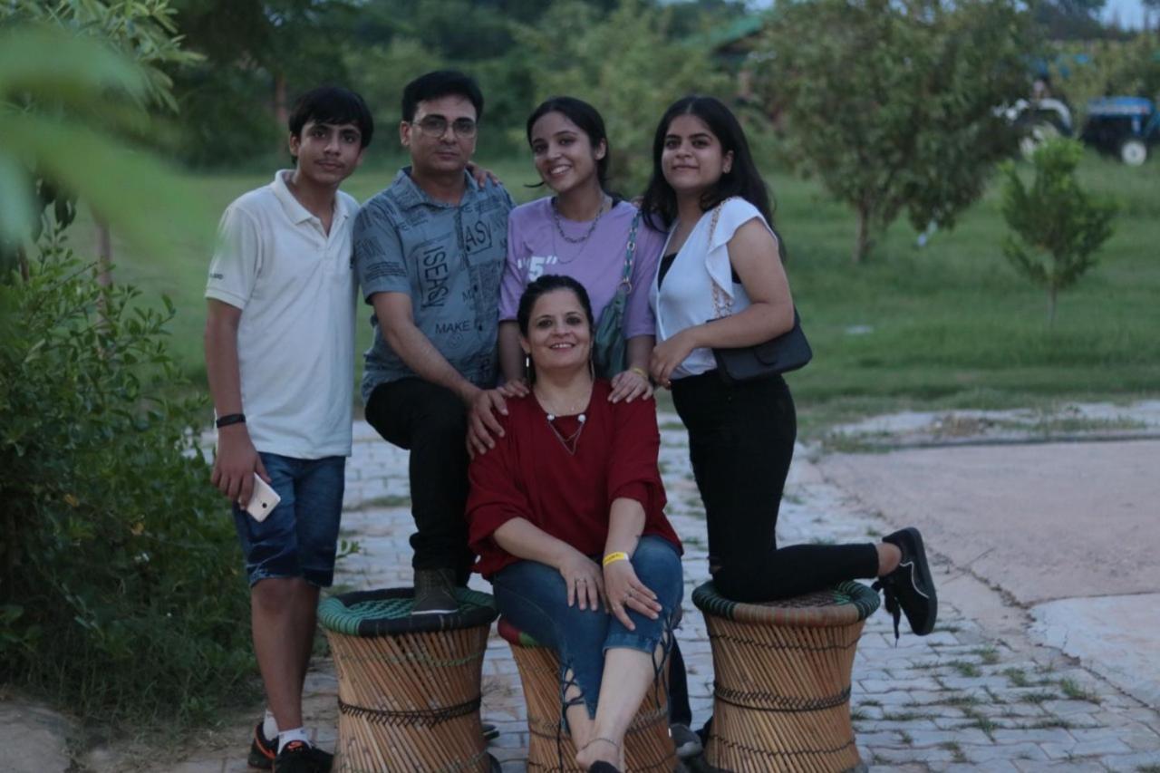 Madhavgarh Farm & Resort Gurgaon Eksteriør bilde